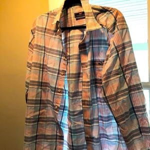 Button Down — Vineyard Vines Size Large